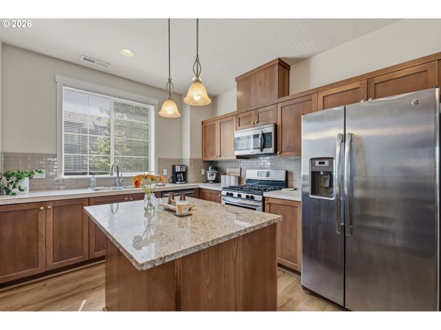 28526 Sw PARIS Ave, Wilsonville, OR 97070
