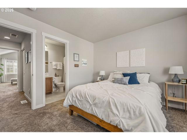 28526 Sw PARIS Ave, Wilsonville, OR 97070