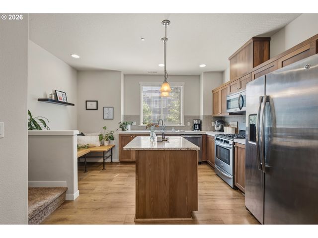 28526 Sw PARIS Ave, Wilsonville, OR 97070