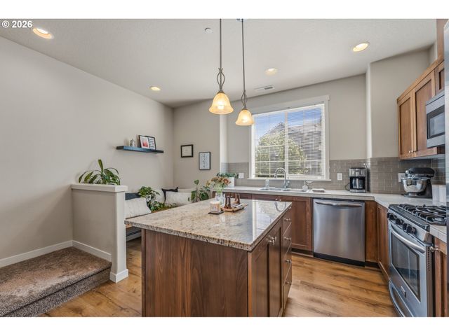28526 Sw PARIS Ave, Wilsonville, OR 97070