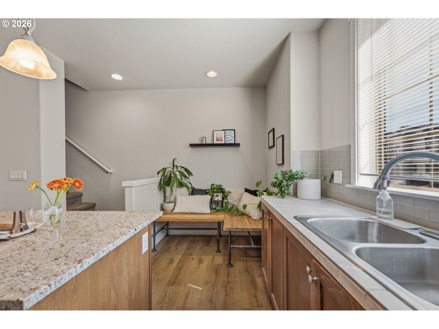 28526 Sw PARIS Ave, Wilsonville, OR 97070