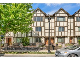 28526 Sw PARIS Ave, Wilsonville, OR 97070