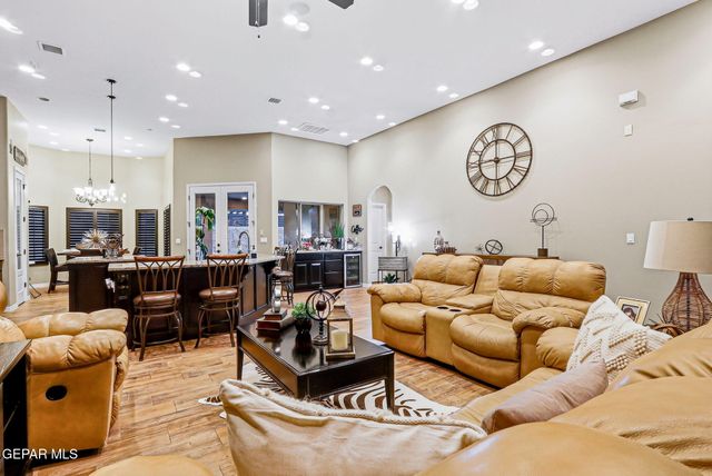 14704 LONG SHADOW Avenue, El Paso, TX 79938