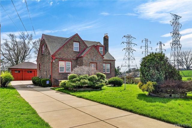 841 Cleveland Drive, Cheektowaga, NY 14225