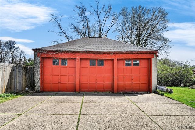 841 Cleveland Drive, Cheektowaga, NY 14225