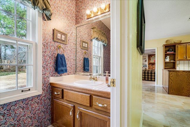 8624 WOOD FARMS CV, Memphis, TN 38016