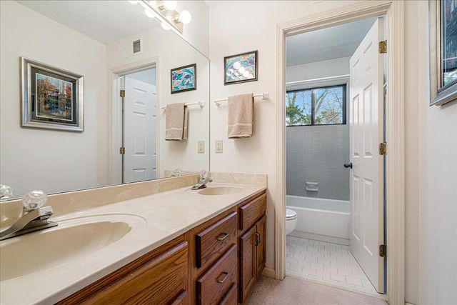 8624 WOOD FARMS CV, Memphis, TN 38016