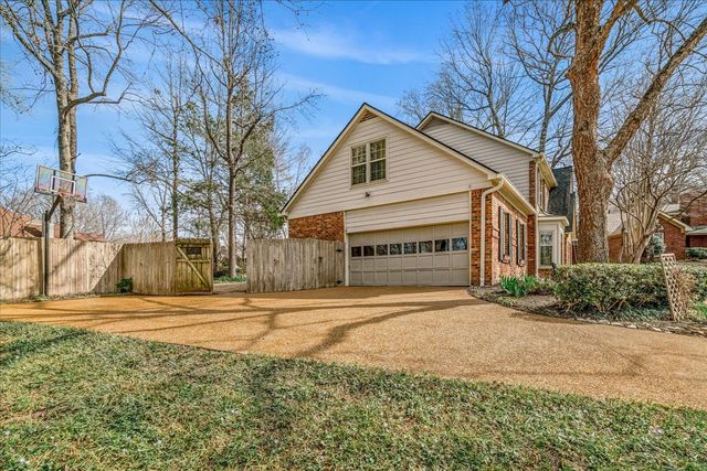 8624 WOOD FARMS CV, Memphis, TN 38016