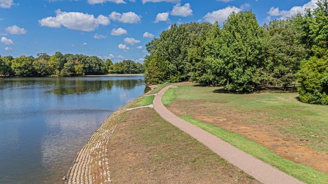 8624 WOOD FARMS CV, Memphis, TN 38016