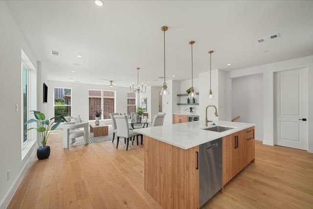 4715 Manett Street 102, Dallas, TX 75204