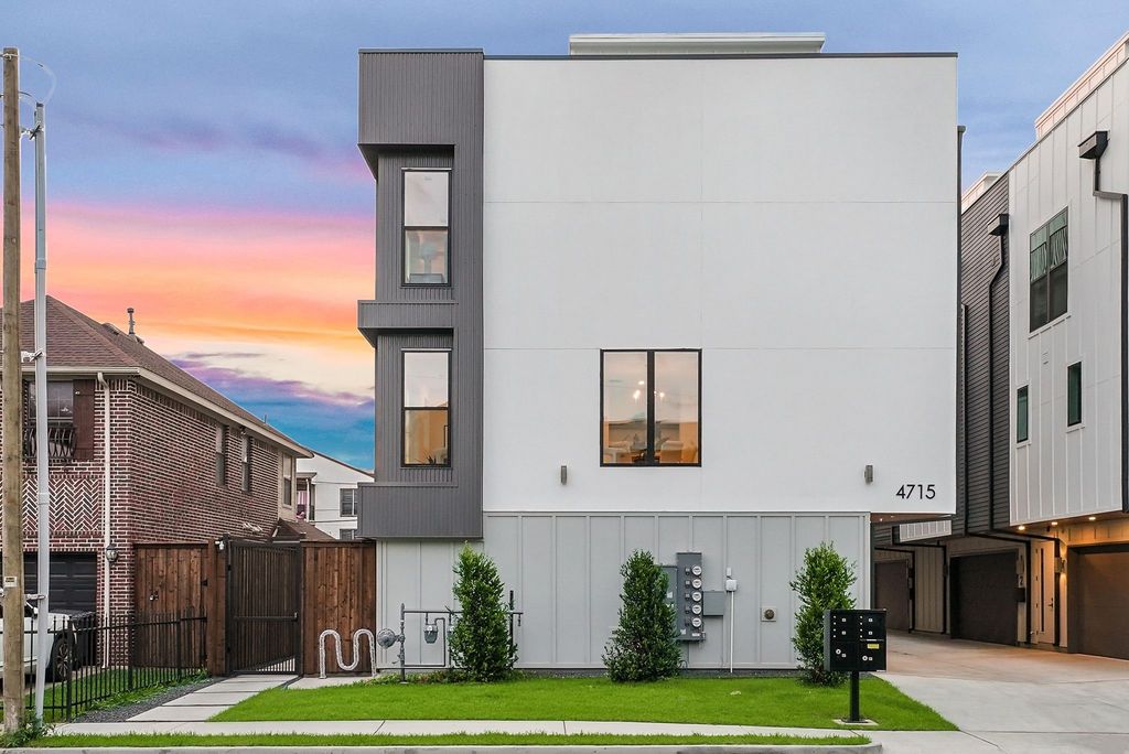 4715 Manett Street 102, Dallas, TX 75204