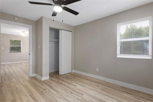1400 E Hayward Avenue, Independence, MO 64050