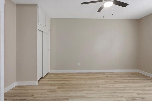 1400 E Hayward Avenue, Independence, MO 64050
