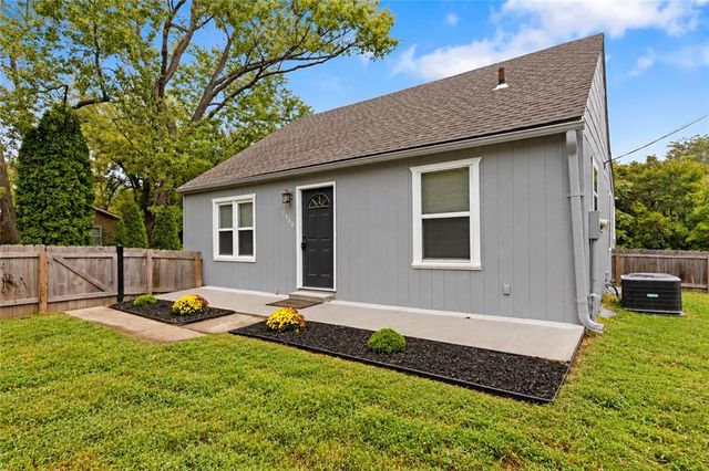 1400 E Hayward Avenue, Independence, MO 64050
