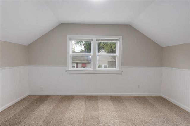 1400 E Hayward Avenue, Independence, MO 64050