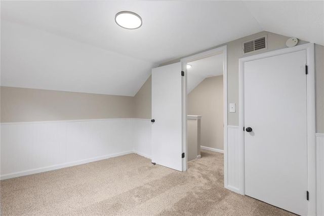 1400 E Hayward Avenue, Independence, MO 64050