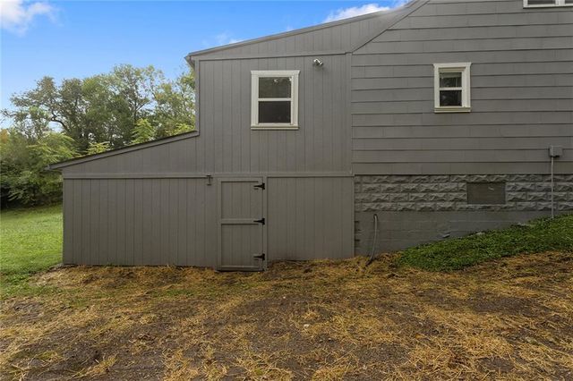 1400 E Hayward Avenue, Independence, MO 64050