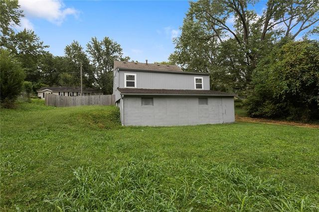 1400 E Hayward Avenue, Independence, MO 64050