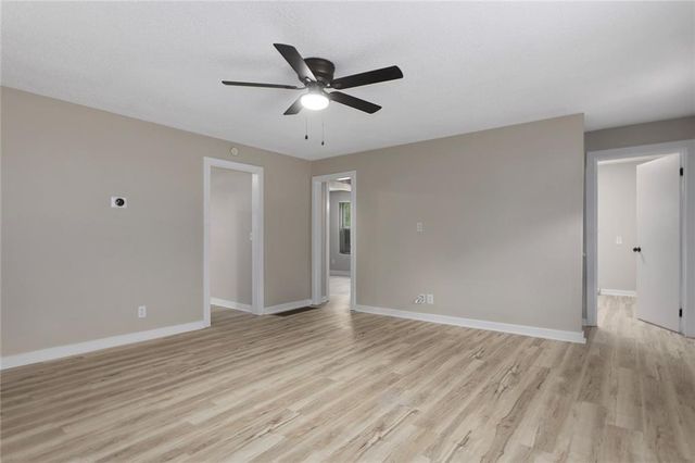 1400 E Hayward Avenue, Independence, MO 64050
