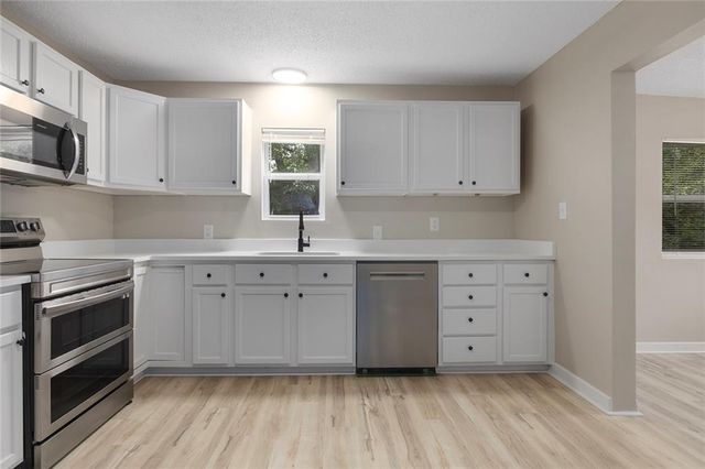 1400 E Hayward Avenue, Independence, MO 64050