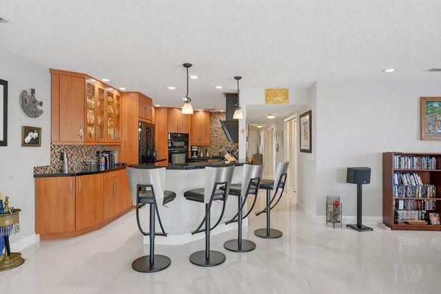 3090 NE 48th Street 314, Fort Lauderdale, FL 33308