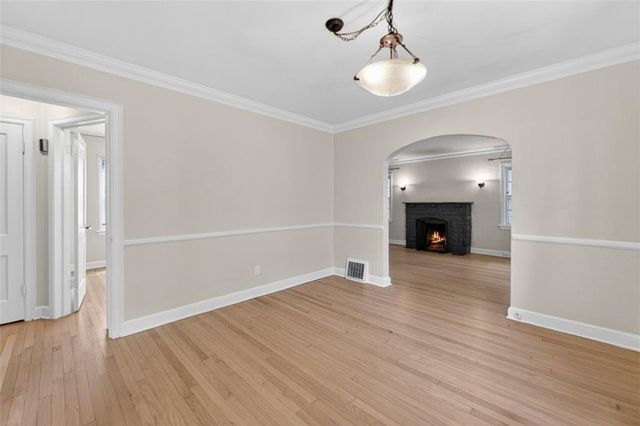 2112 W 48th Terrace, Westwood Hills, KS 66205
