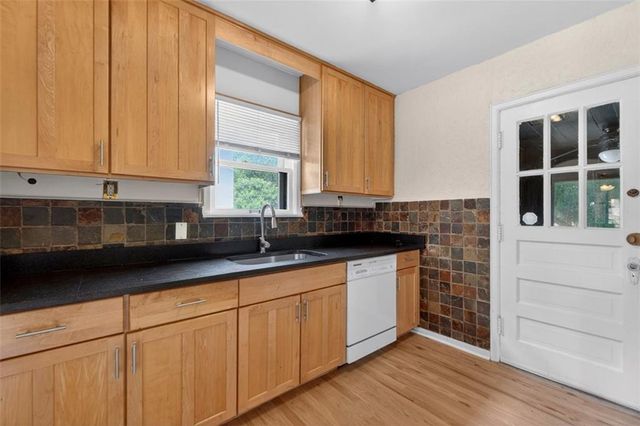 2112 W 48th Terrace, Westwood Hills, KS 66205