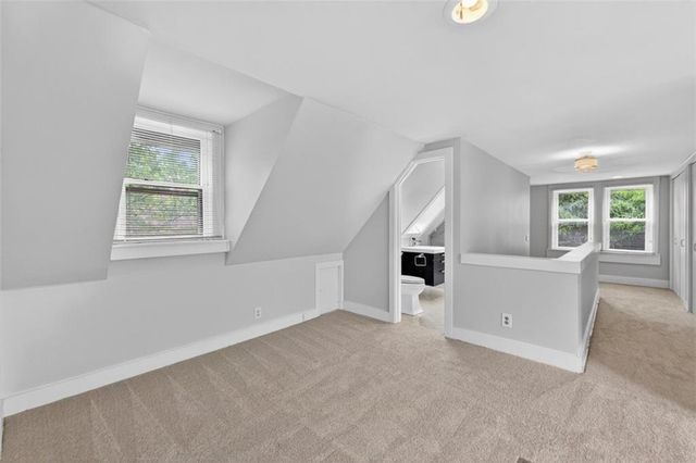 2112 W 48th Terrace, Westwood Hills, KS 66205