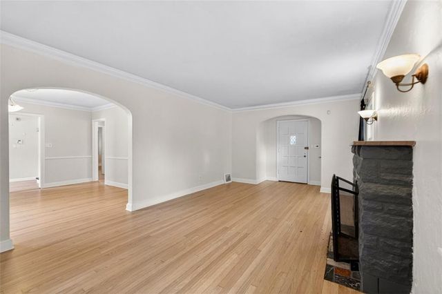 2112 W 48th Terrace, Westwood Hills, KS 66205