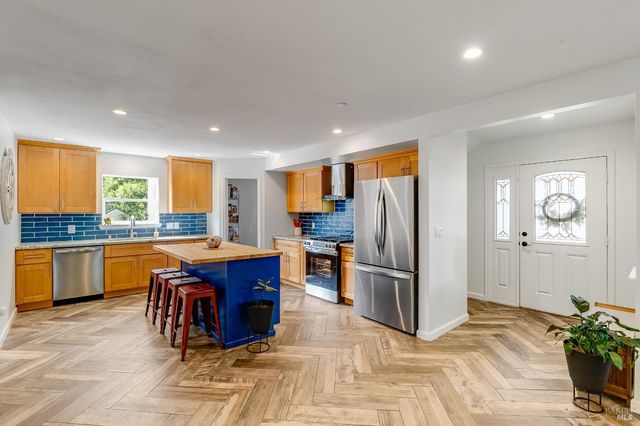 470 E O St, Benicia, CA 94510