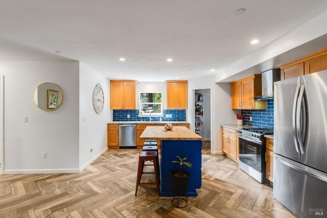 470 E O St, Benicia, CA 94510