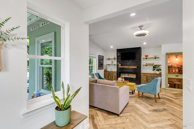 470 E O St, Benicia, CA 94510
