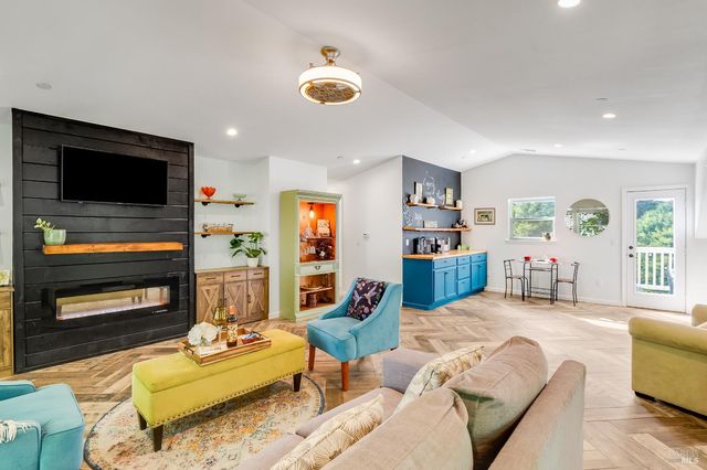 470 E O St, Benicia, CA 94510