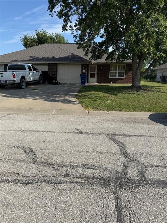 1117-19 SW Ephraim Drive, Grain Valley, MO 64029