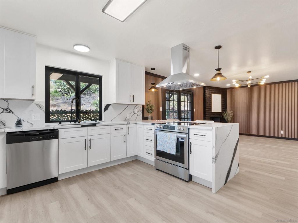 Image 10 of property listing at 1331 Ramblewood, Alpine, CA 91901