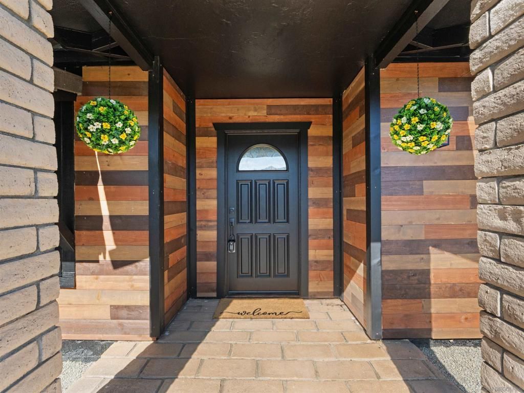 Image 2 of property listing at 1331 Ramblewood, Alpine, CA 91901