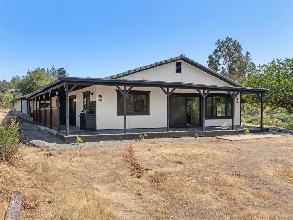 Image 25 of property listing at 1331 Ramblewood, Alpine, CA 91901