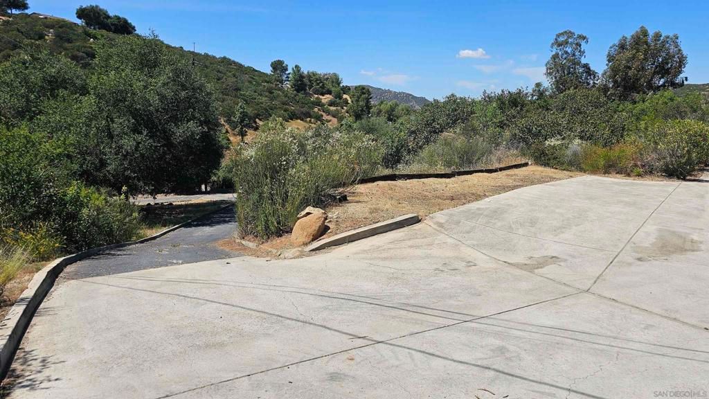 Image 27 of property listing at 1331 Ramblewood, Alpine, CA 91901