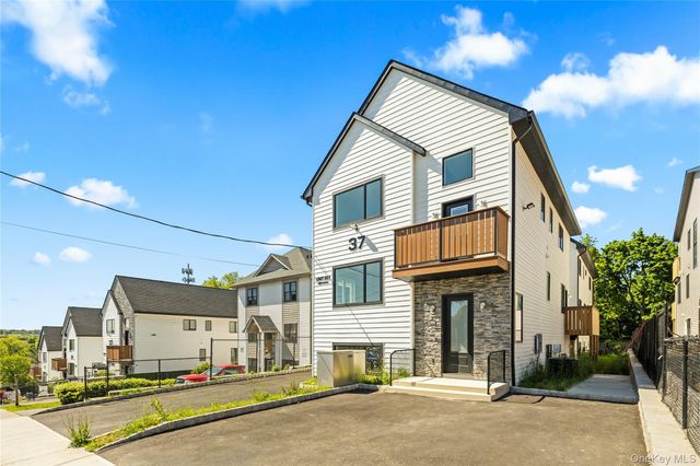 37 Ewing Avenue 201, Spring Valley, NY 10977