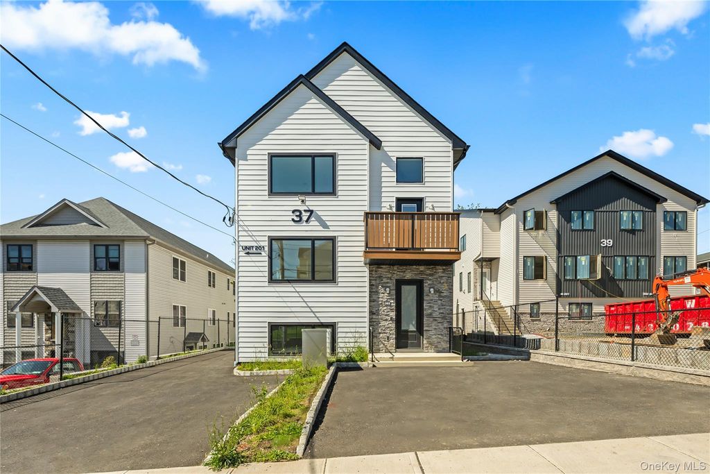 37 Ewing Avenue 201, Spring Valley, NY 10977
