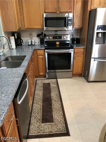 9600 Roundstone CIR, Fort Myers, FL 33967