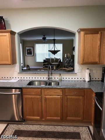 9600 Roundstone CIR, Fort Myers, FL 33967