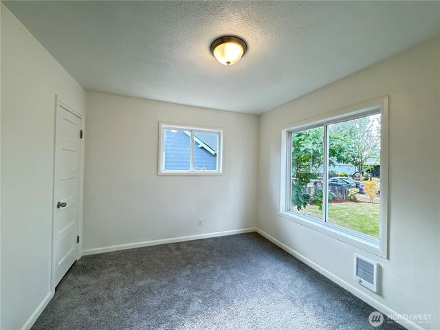 566 18th Avenue, Longview, WA 98632