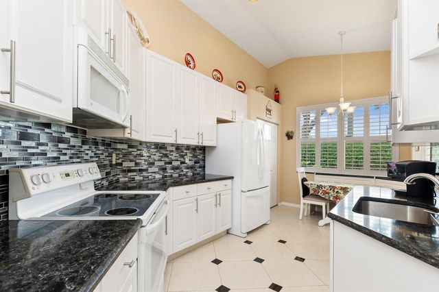 6698 Vía Roma, Delray Beach, FL 33446