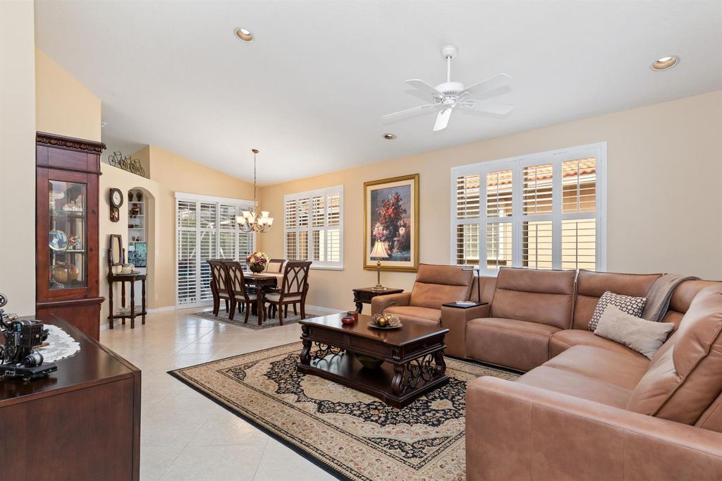 6698 Vía Roma, Delray Beach, FL 33446