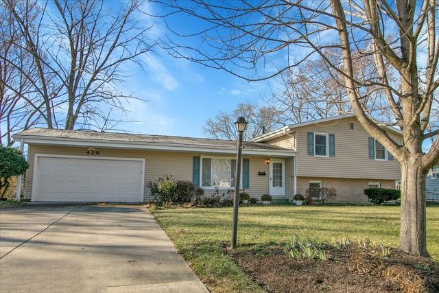 426 Thunderbird Trail, Carol Stream, IL 60188