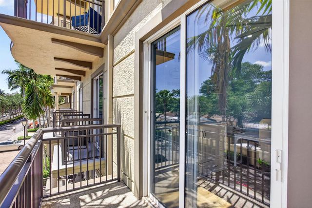 2609 NE 14th Avenue 105, Wilton Manors, FL 33334