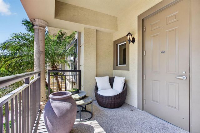 2609 NE 14th Avenue 105, Wilton Manors, FL 33334