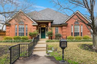 2848 Oakbriar Trail, Fort Worth, TX 76109