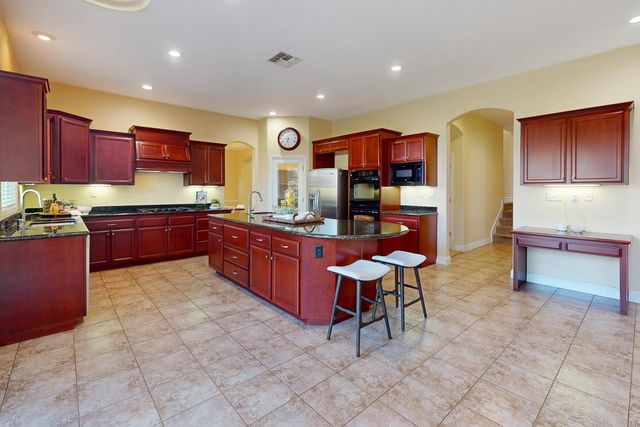 1621 Rio Vista Way, Yuba City, CA 95993